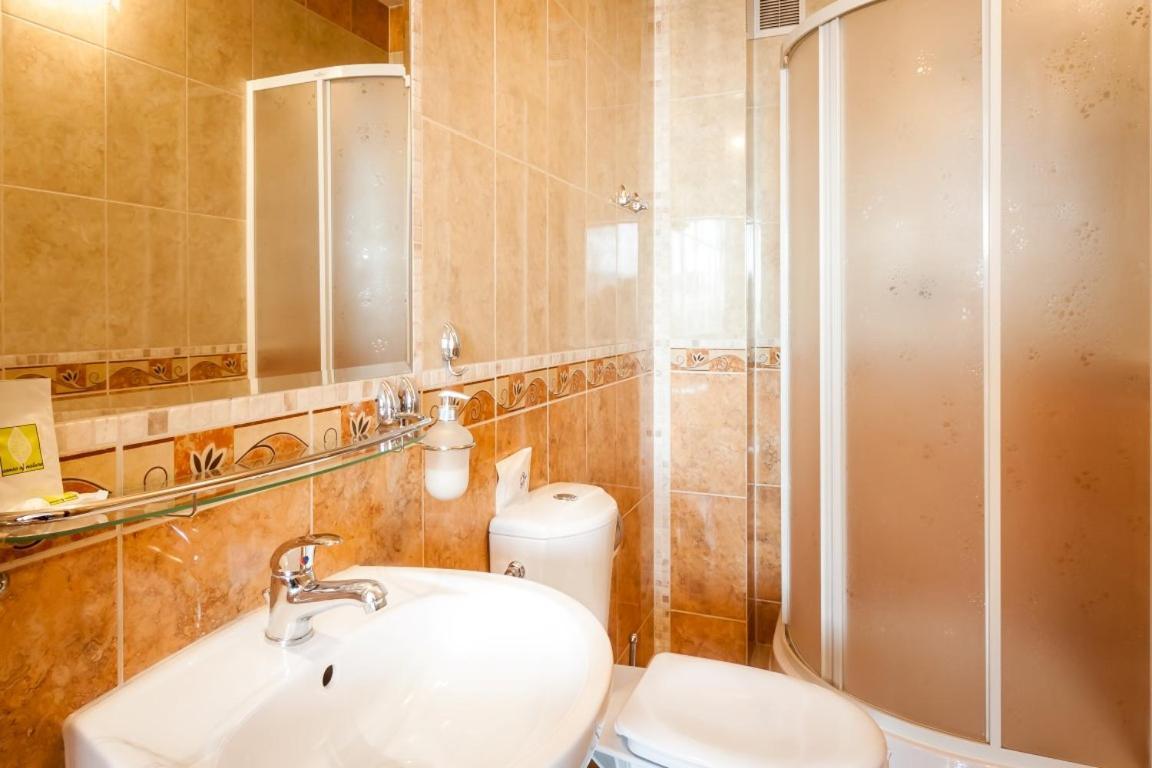Hotel Alf Krakow Ngoại thất bức ảnh