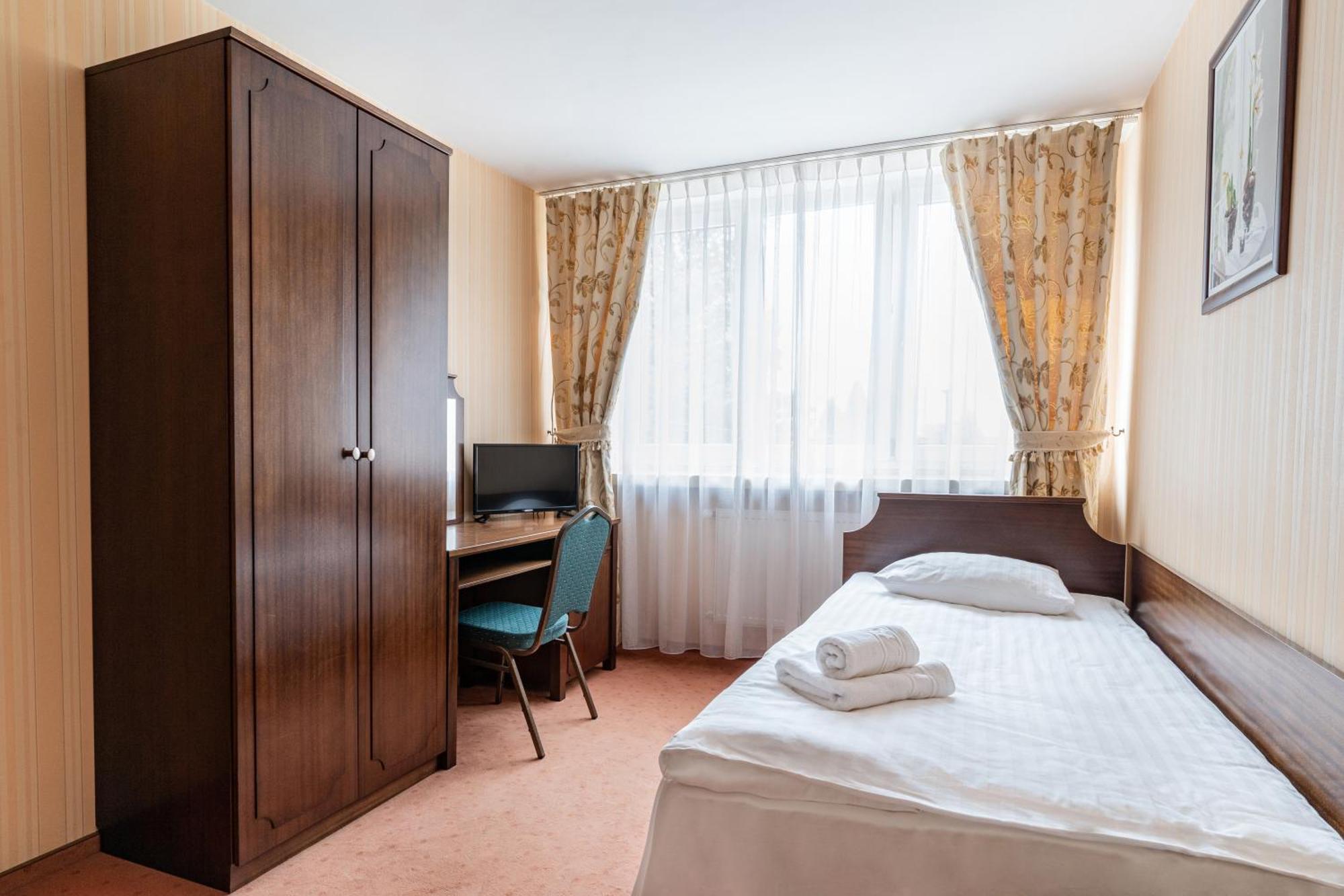 Hotel Alf Krakow Ngoại thất bức ảnh
