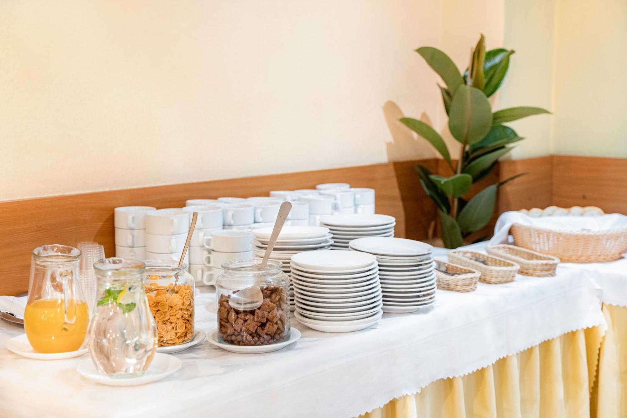 Hotel Alf Krakow Ngoại thất bức ảnh